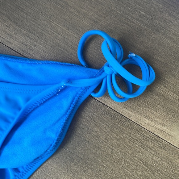 Old Navy Women’s bikini set - Picture 4 of 5